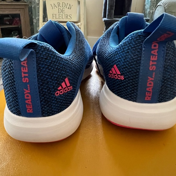 Adidas runners - Picture 2 of 4
